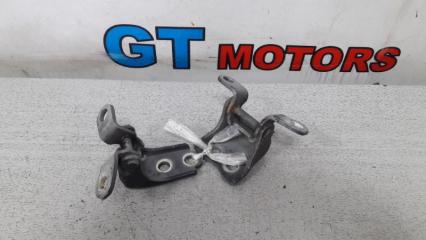 Петля (Шарнир дверной) передняя левая Honda Stepwgn 2009