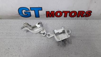 Петля (Шарнир дверной) задняя правая Honda Civic 2005