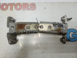 Петля (Шарнир дверной) передняя левая Mitsubishi Lancer 2001