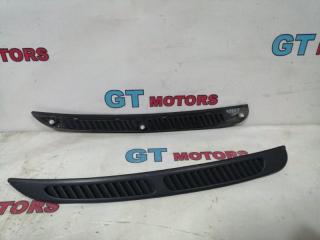 Молдинг стекла Nissan Terrano 2002 контрактная Молдинг стекла Nissan Terrano 2002