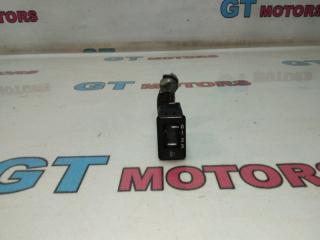 Кнопки в салон Nissan Primera 1999