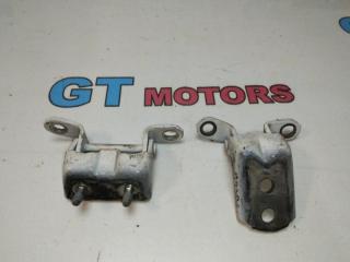 Петля (Шарнир дверной) задняя правая Nissan Dualis 2010