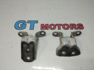 Петля (Шарнир дверной) передняя левая Nissan Dualis 2010