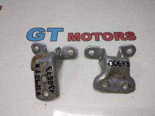 Запчасть петля (шарнир дверной) передняя правая Toyota Belta 2008