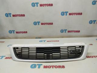 Решетка радиатора Nissan Bluebird 1997