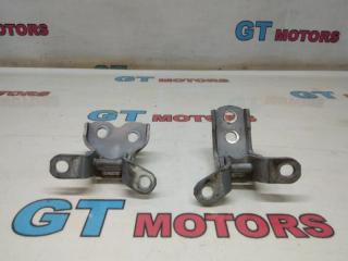 Петля (Шарнир дверной) передняя правая Toyota Vitz 2000