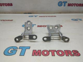 Петля (Шарнир дверной) передняя правая Honda Fit 2016