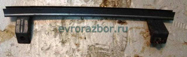 Направляющая стекла передняя правая Kia Sorento 2003