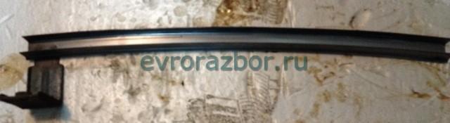 Направляющая стекла передняя правая Kia Sorento 2003