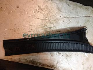 Запчасть дождевик правый Toyota Land Cruiser 2005