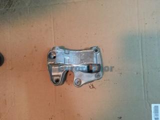 Кронштейн генератора Volkswagen Touareg 2013