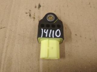 Запчасть датчик airbag Toyota Sienna 2011
