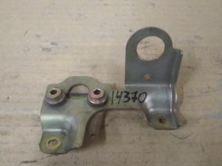 Запчасть кронштейн Nissan Armada 2008