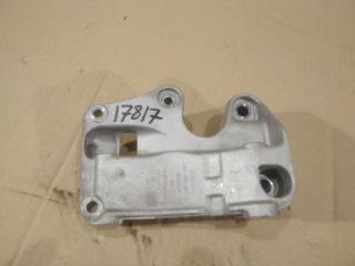 Кронштейн генератора Volkswagen Touareg 2013