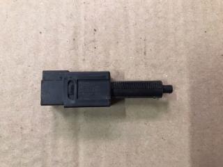 Фото запчасти датчик педали тормоза (лягушка) Nissan Juke 2011 Б/У запчасть Запчасть датчик педали тормоза (лягушка) Nissan Juke 2011