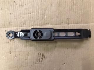 Запчасть механизм регулировки высоты ремня безопасности Toyota RAV4 2001