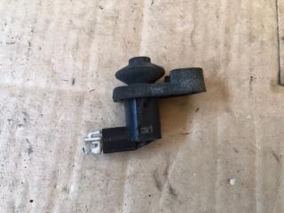 Фото запчасти выключатель концевой (концевик) задний Nissan X-Trail 2003 Б/У запчасть Запчасть выключатель концевой (концевик) задний Nissan X-Trail 2003