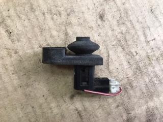 Фото запчасти выключатель концевой (концевик) Nissan X-Trail 2004 Б/У запчасть Запчасть выключатель концевой (концевик) Nissan X-Trail 2004