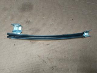 Направляющая стекла передняя правая Ford Explorer 2014