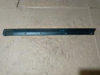 Уплотнитель двери задней левой Cadillac Escalade 2007