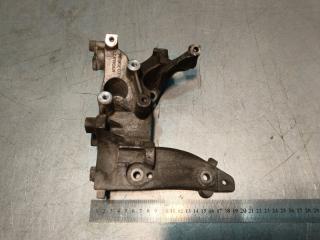 Кронштейн генератора Peugeot 3008 2011