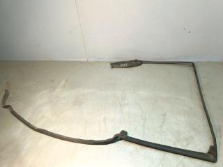 Уплотнитель двери задней левой Land Rover Range Rover Sport 2014