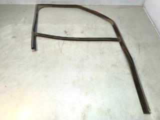 Направляющая стекла передняя правая Land Rover Range Rover Sport 2014