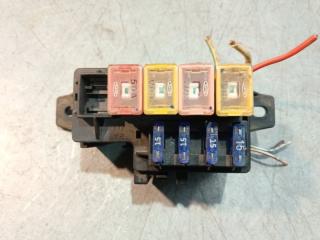 Фото запчасти блок предохранителей Suzuki Grand Vitara 2002 Б/У запчасть Запчасть блок предохранителей Suzuki Grand Vitara 2002