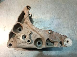 Кронштейн генератора Chevrolet Blazer 1999