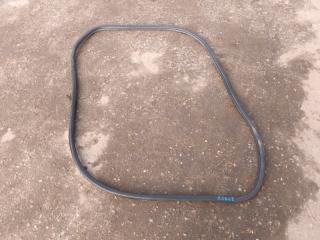 Уплотнитель двери передней правой Chevrolet Tahoe 2016