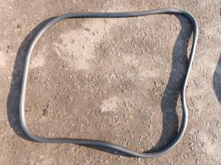 Запчасть уплотнитель двери передний Buick Encore GX 2021