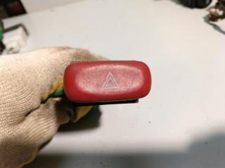 Фото запчасти кнопка аварийной сигнализации Suzuki Grand Vitara 2001 Б/У запчасть Запчасть кнопка аварийной сигнализации Suzuki Grand Vitara 2001