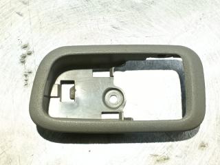 Запчасть накладка на ручку двери левая Toyota Land Cruiser 1999