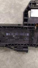 Кронштейн ручки передний правый Mercedes benz c-class W204