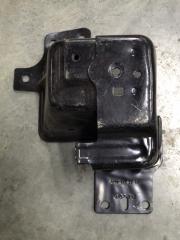 Запчасть кронштейн левый Mercedes benz M-Класс