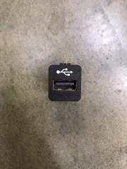 Запчасть гнездо usb BMW 3 03.13.2013
