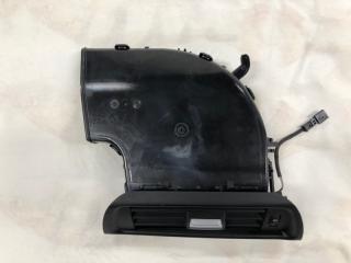 Вентиляционная решетка правая BMW 7 01.15.2014