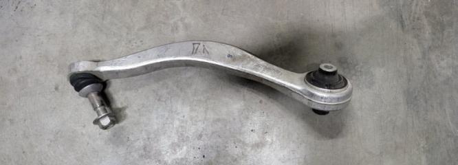 Тяга с резинометаллическим шарниром передняя левая BMW M5