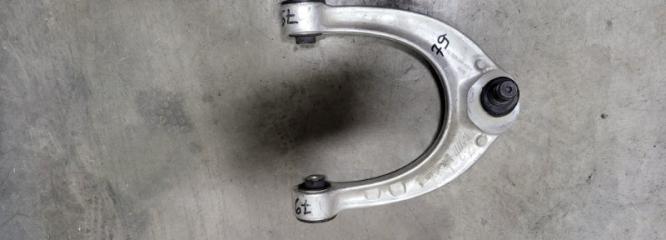 Поперечный рычаг Вх передний правый BMW M5