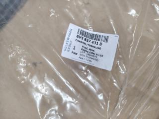 Уплотнитель левый A3 2015 8V