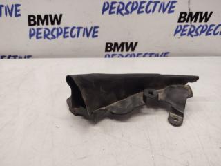 Запчасть уплотнение крышка капота боковое правое BMW M5 2018