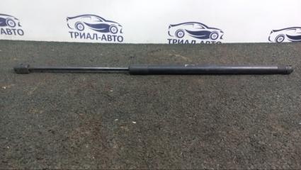 Запчасть амортизатор багажника Volkswagen Touareg
