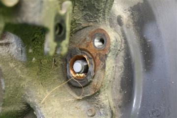 Ступица задняя левая Torneo 2000 CF4 F20A