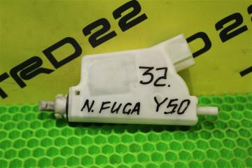 Замок лючка бензобака Nissan Fuga 2009