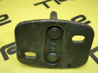 Петля замка багажника Mazda Bongo Brawny SKE6V FE