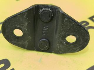 Петля замка багажника Mazda Bongo SK22M R2 Петля замка багажника Mazda Bongo SK22M R2