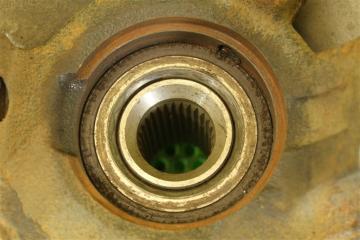 Ступица передняя левая Outlander 2018 GF8W 4J12