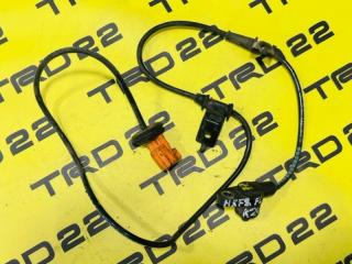 Запчасть датчик abs передний правый Honda Stepwgn 2004