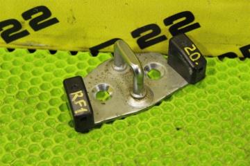 Запчасть петля замка багажника Honda Stepwgn 2000