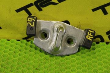 Запчасть петля замка багажника Honda Stepwgn 2000